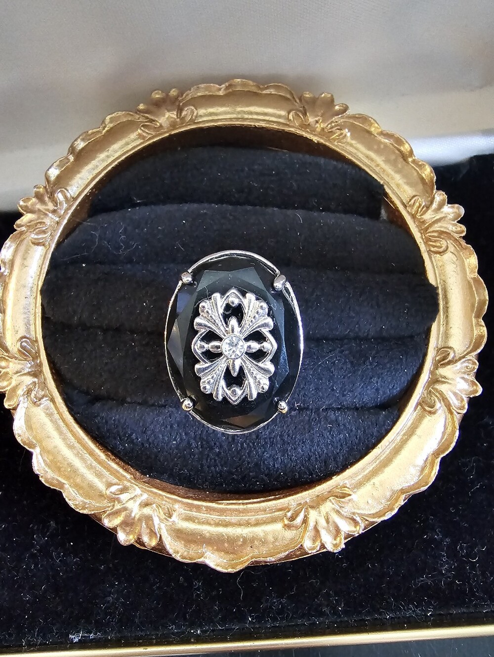 Avon Ring Size 8/8.5
